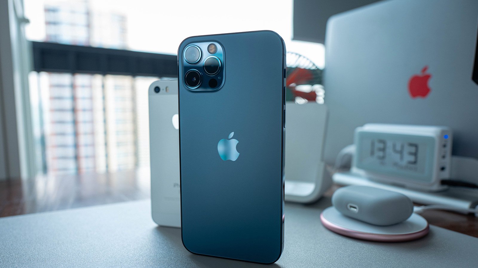 iPhone 12 Apple