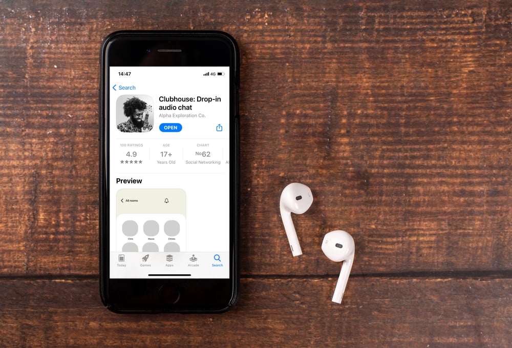 Clubhouse app and earpods