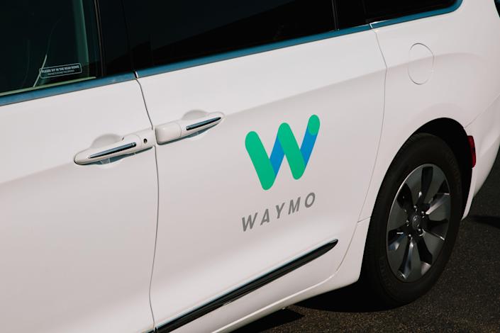 Waymo raises $2.5 billion following key departures